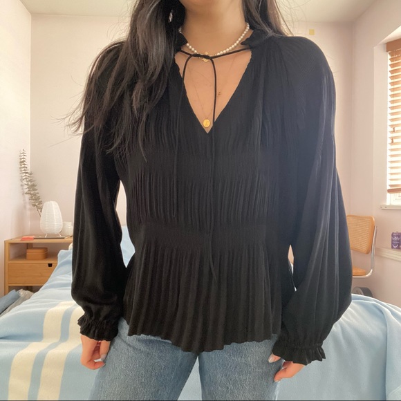 Vintage Romantic Blouse - Picture 2 of 2